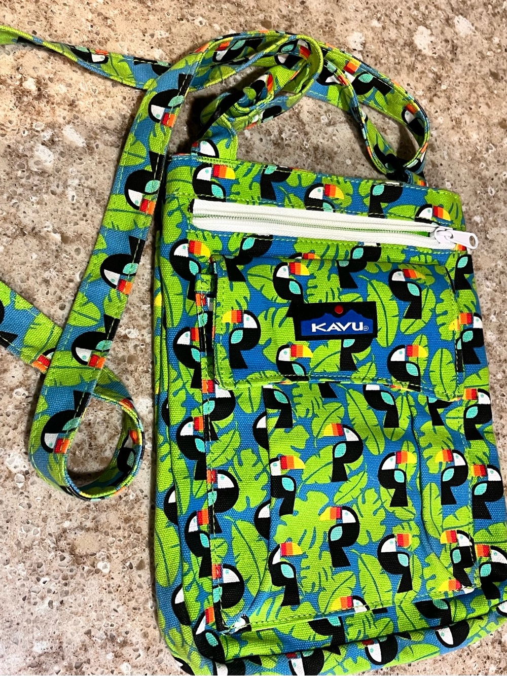 KAVU Green Toucan Crossbody Bag